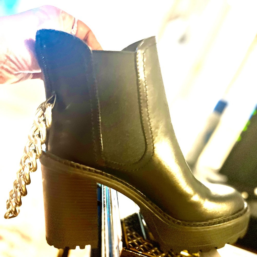 Brand new never worn platform Steve Madden/madden girl